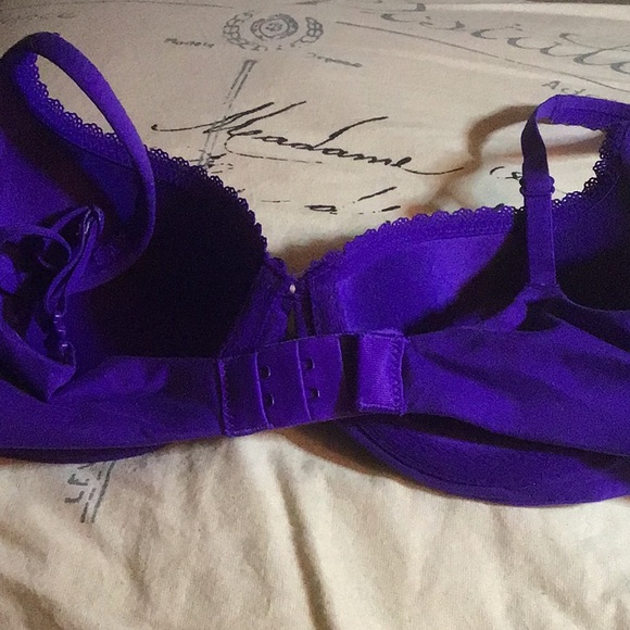 Victoria’s Secret bra - Picture 3 of 3